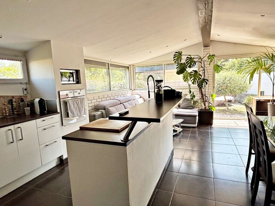 Maison à ROQUEBRUNE-SUR-ARGENS