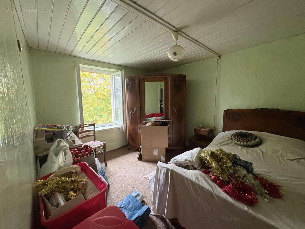 Maison à PEYRAT-LE-CHATEAU