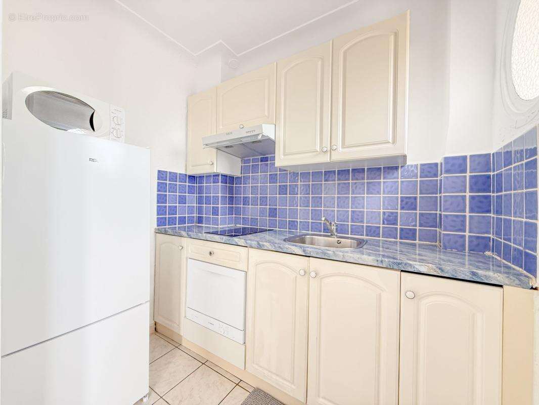 Appartement à SAINT-LAURENT-DU-VAR