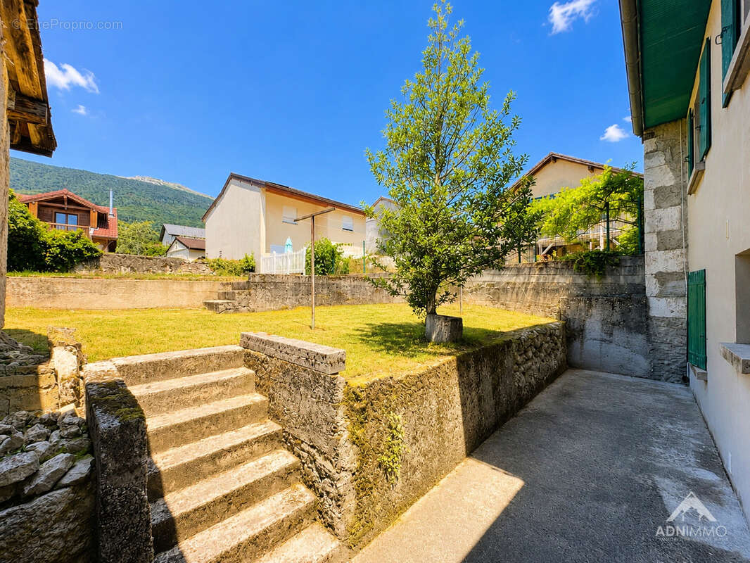 Maison 8 Pièces 177 m2 - photo 4