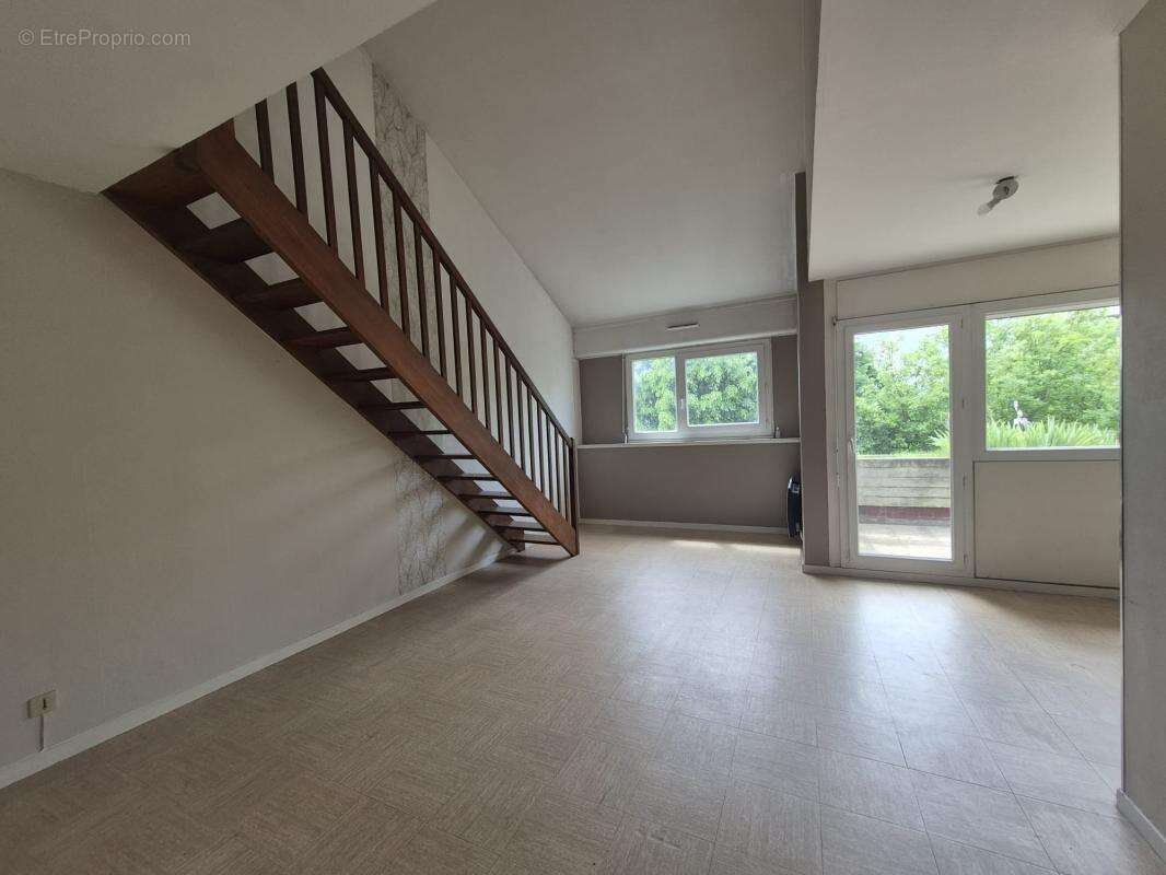 Appartement à VILLEFONTAINE