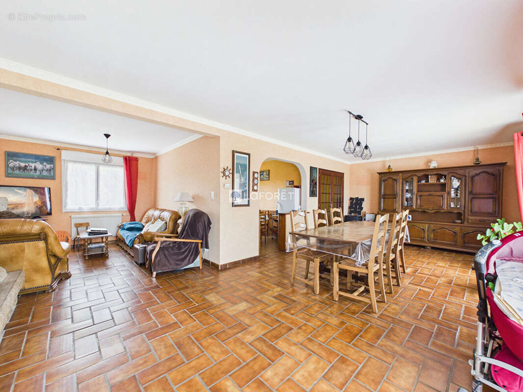Maison à ELLIANT