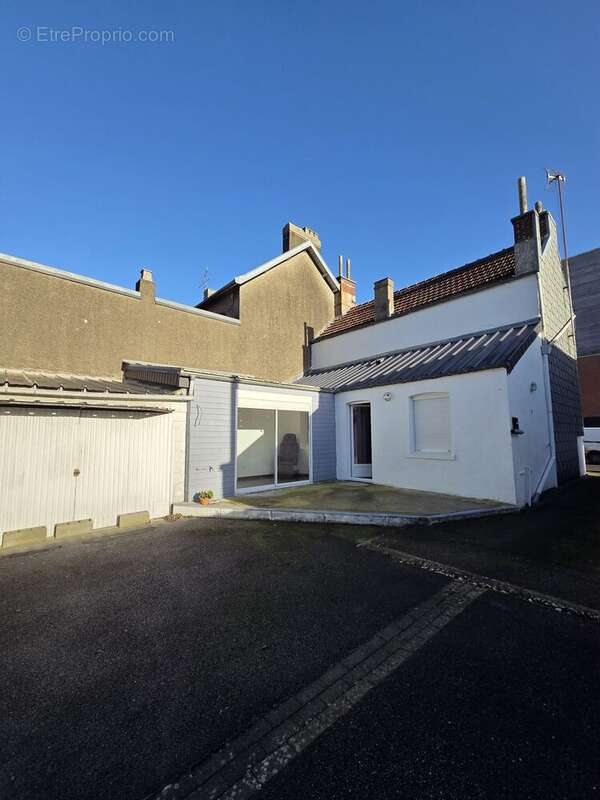 Maison à AULNOYE-AYMERIES