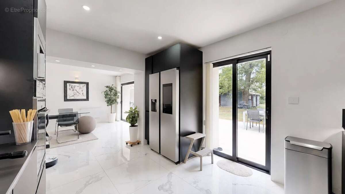 Maison 170 m² à Charmentray  - photo 16
