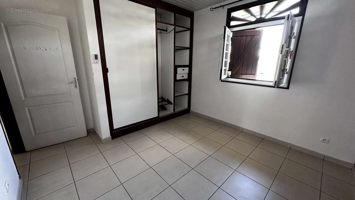 Maison à REMIRE-MONTJOLY