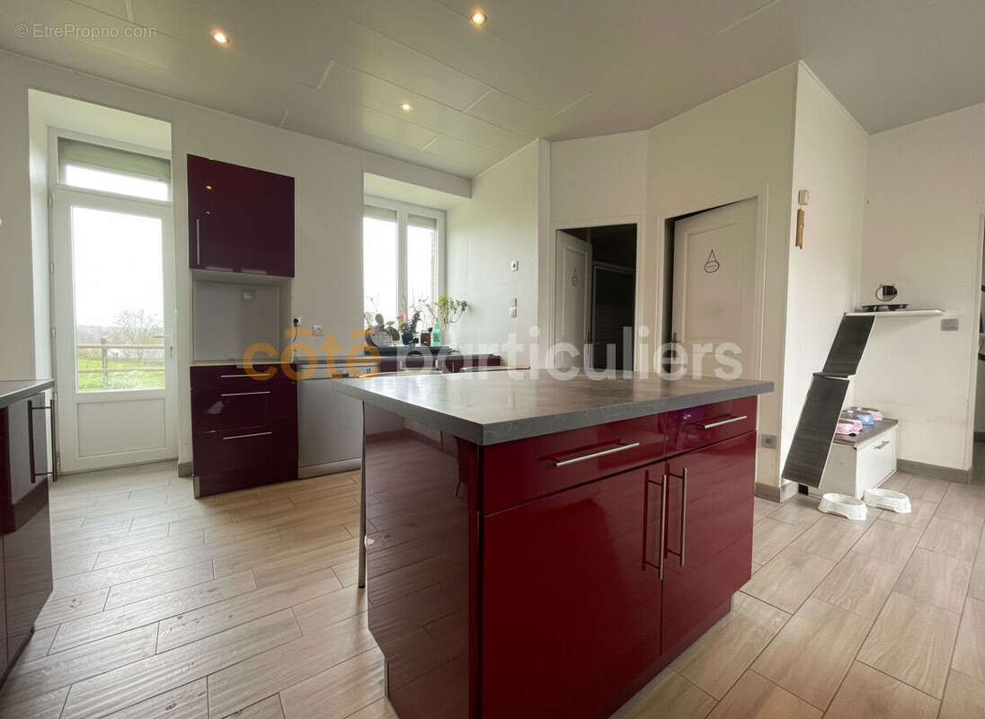 Maison en pierres 7 pièce(s) 153 m2 Montfiquet - photo 5
