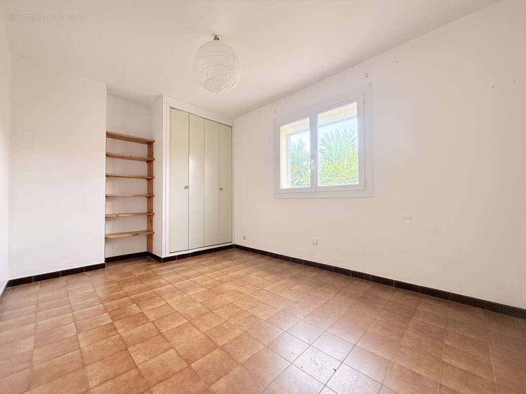 Maison à LA CRAU