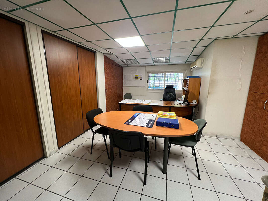 Commerce à ROUSSILLON