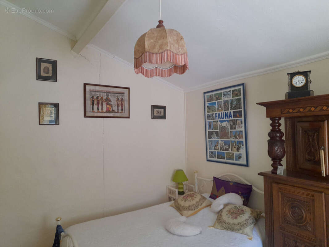 Maison à ENTRECASTEAUX