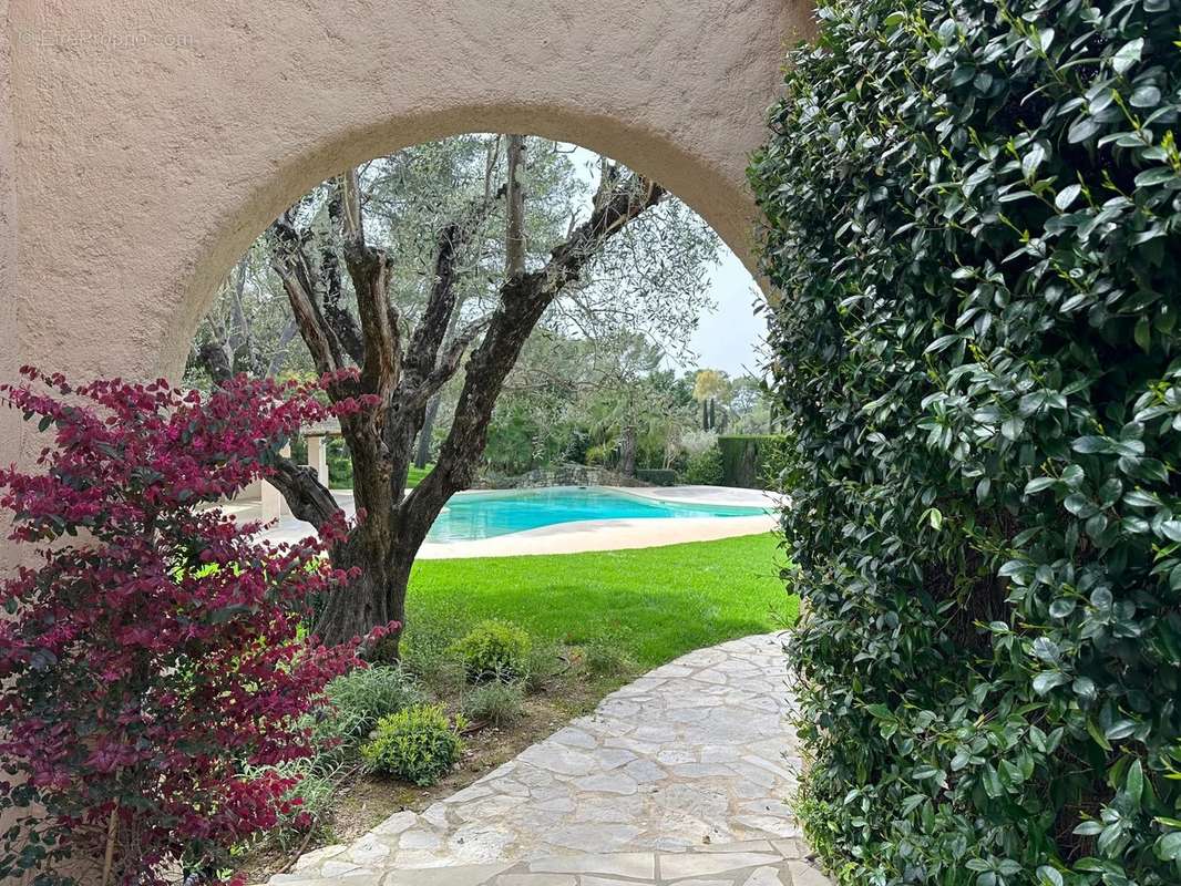 Maison à MOUANS-SARTOUX