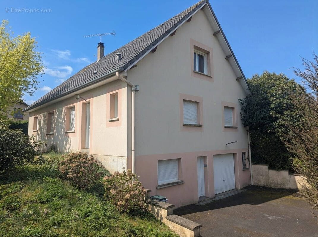 Maison à LONNY