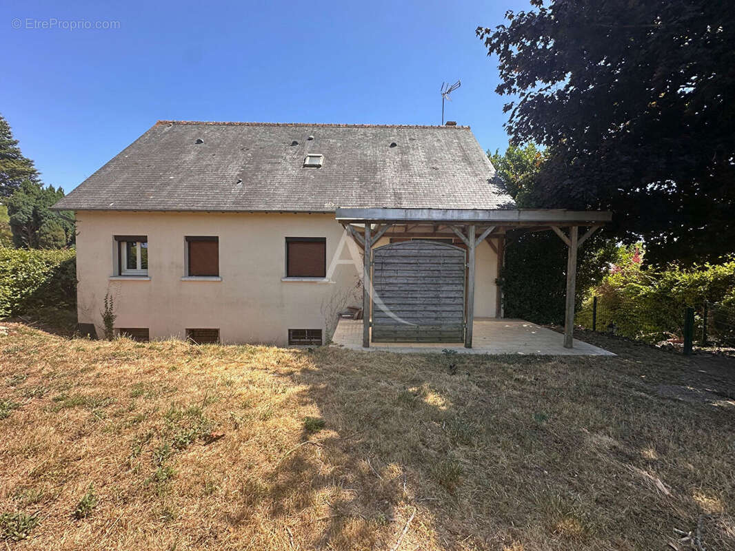 Maison à SAINT-SULPICE-DE-POMMERAY