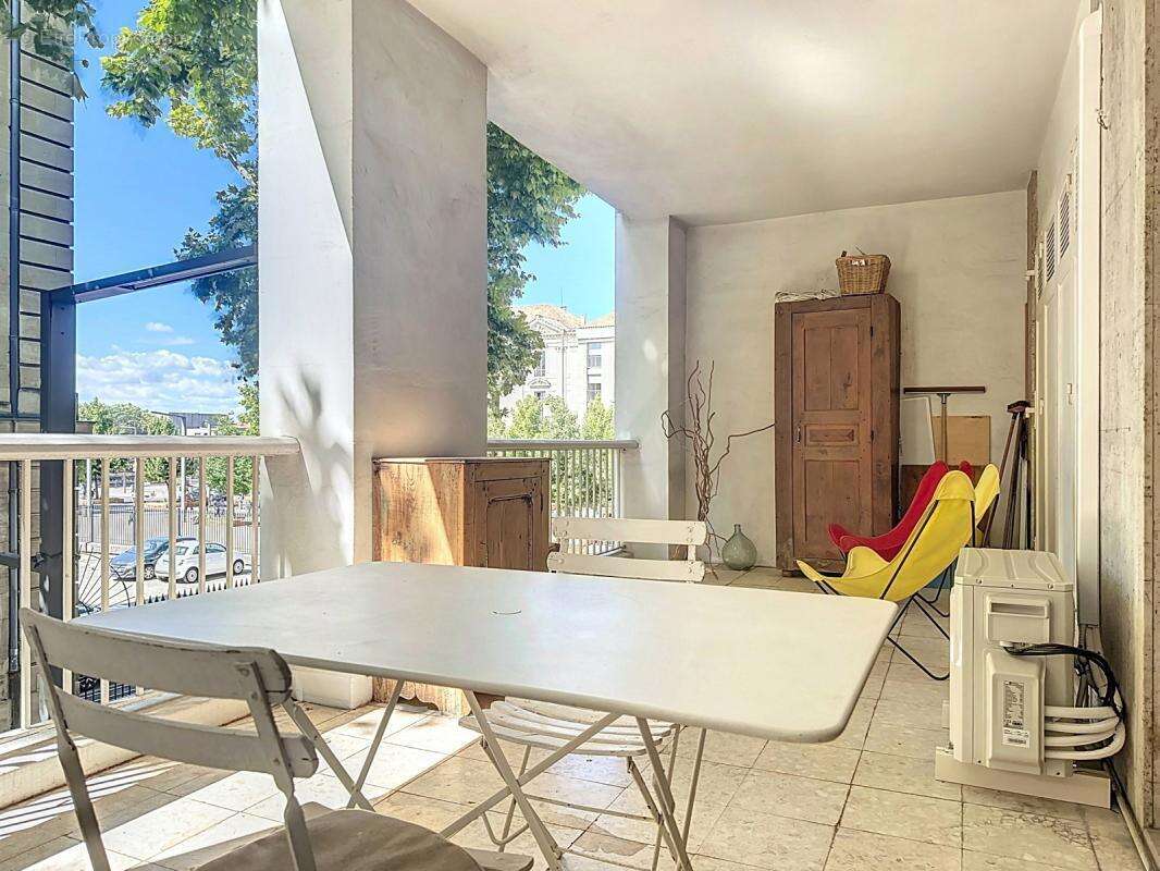Avignon intra muros appartement t2 - terrasse  - ascenseur - photo 2