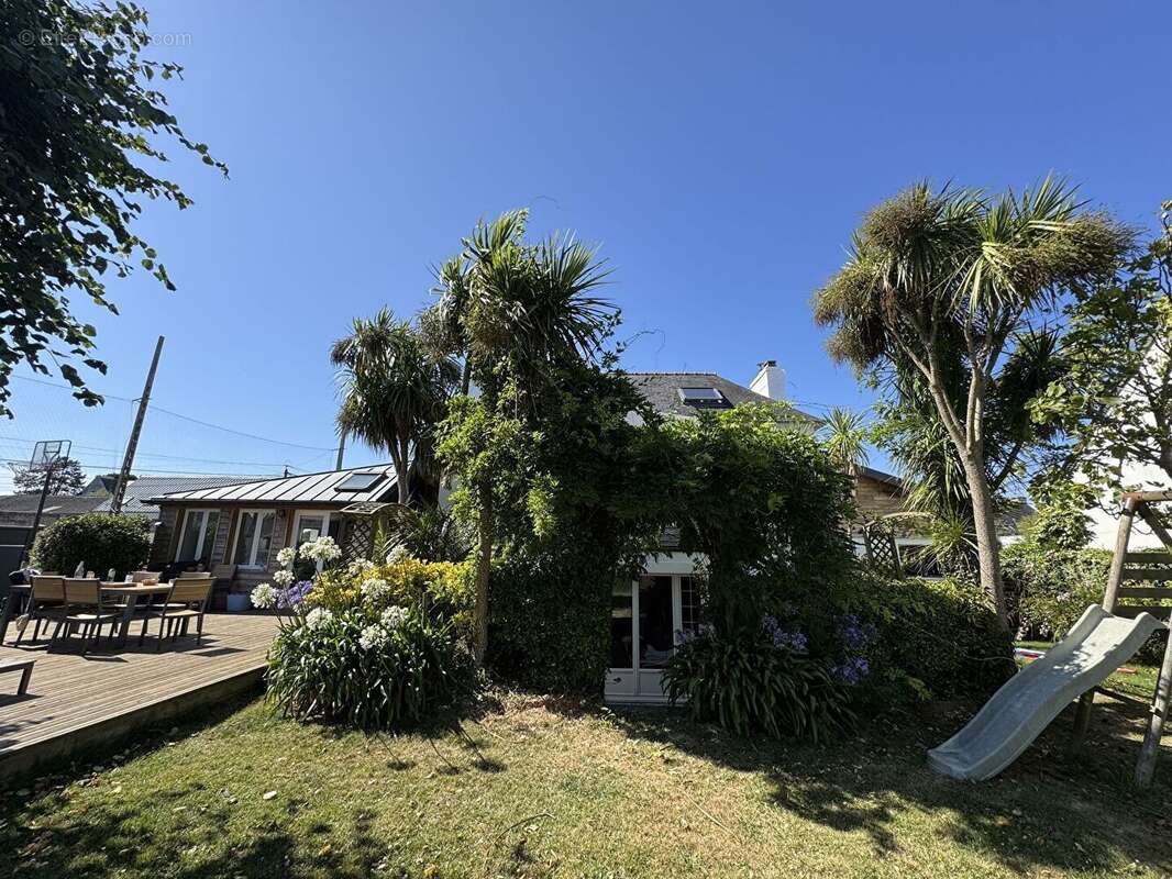 Maison à LE RELECQ-KERHUON