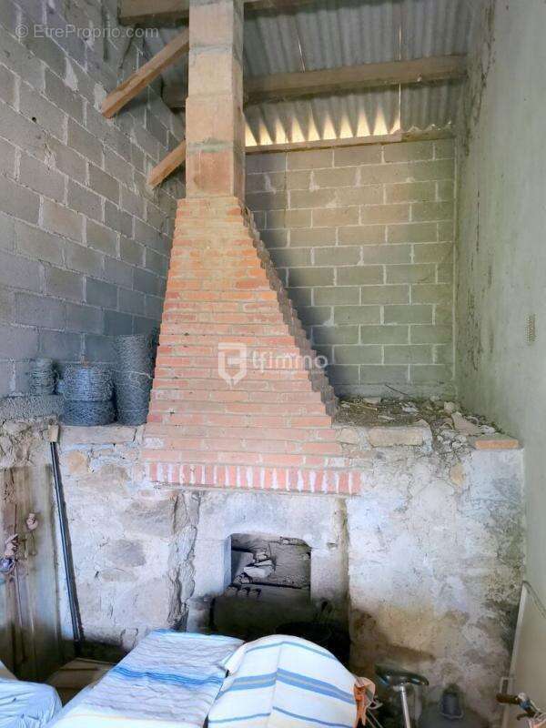 Maison à SAINT-LAURENT-SUR-GORRE