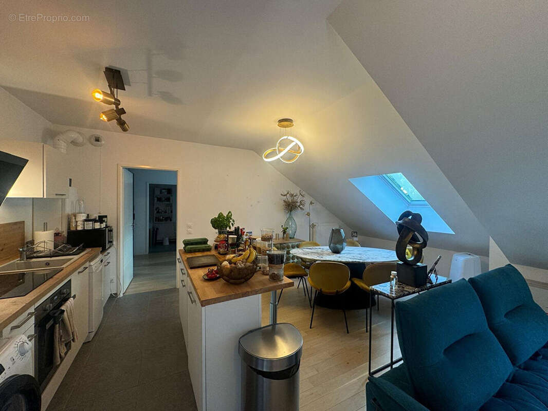 Appartement à LE MESNIL-LE-ROI