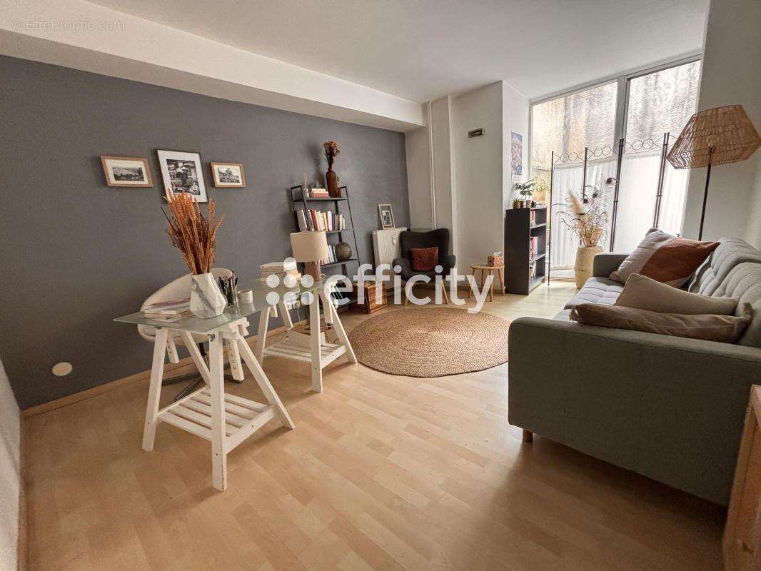 Commerce à MARSEILLE-7E