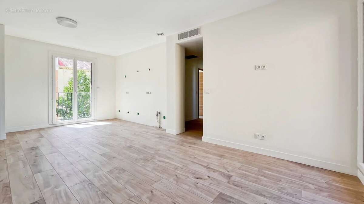 Appartement à MANDELIEU-LA-NAPOULE