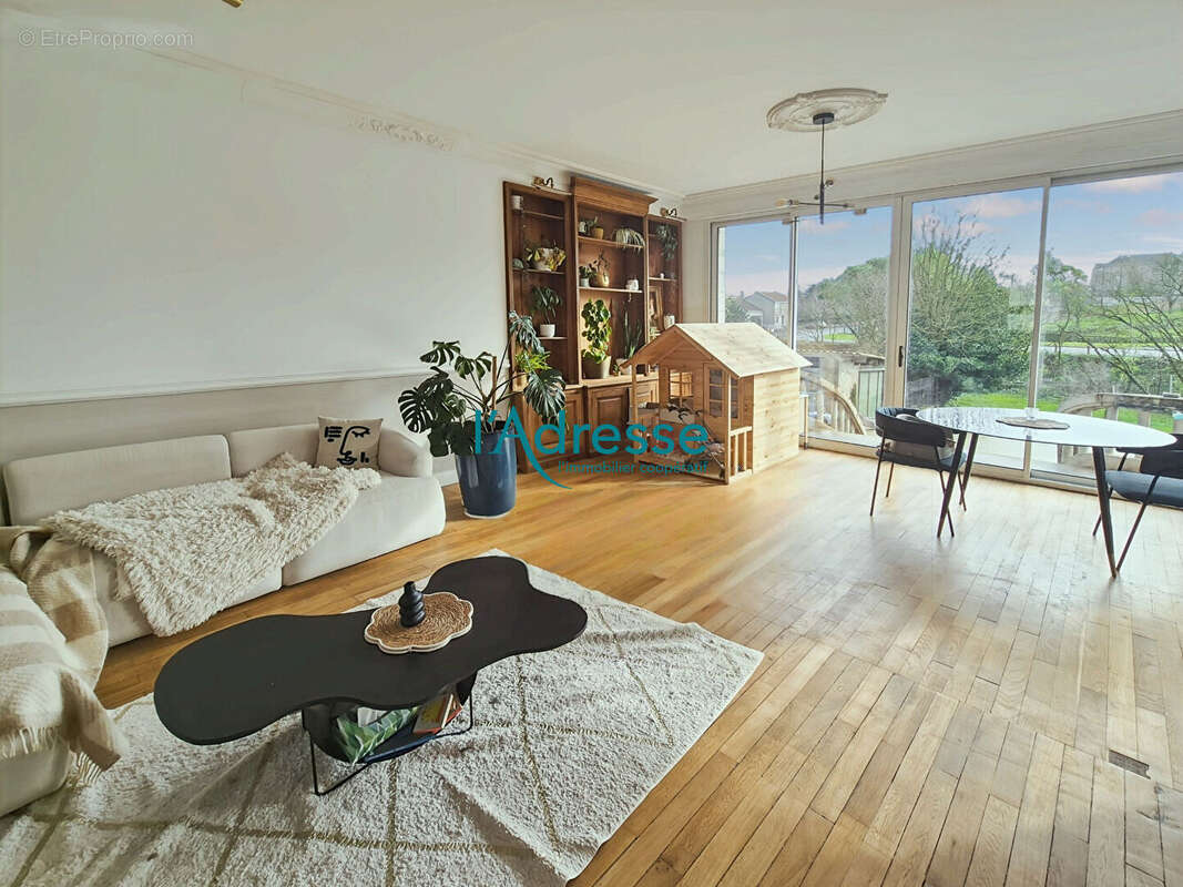 Maison à LA CHAPELLE-SAINT-FLORENT