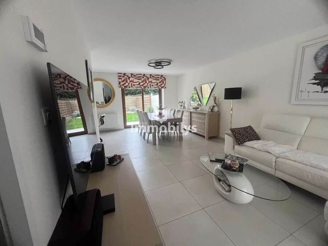 Maison à COURRIERES