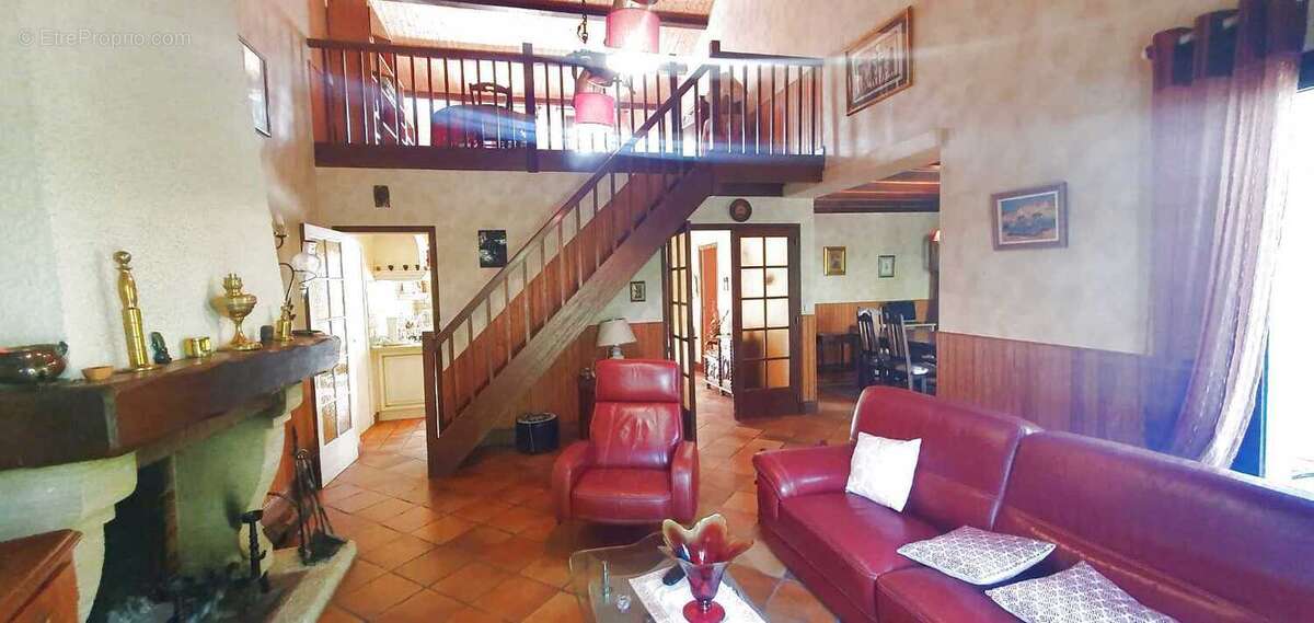 Maison à VOEUIL-ET-GIGET