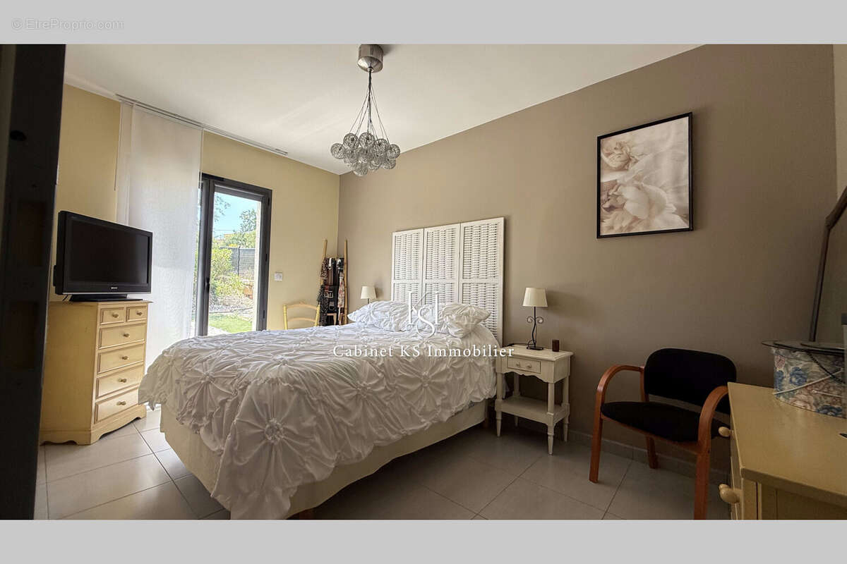 Maison 6 pièces 146 m² à vendre à Saint-Maximin-La-Sainte-Baume (83470) - photo 6
