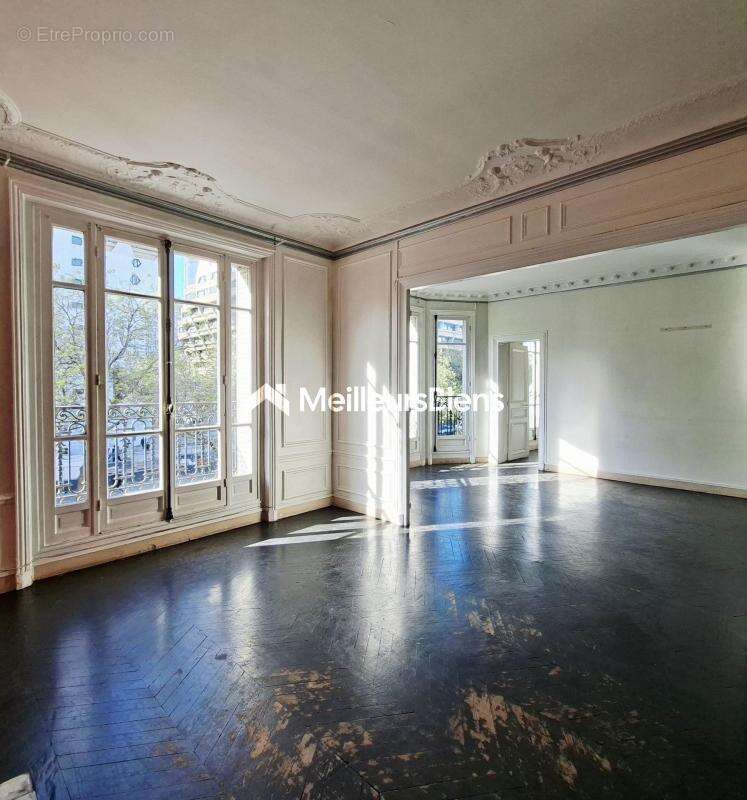 Appartement à PARIS-19E