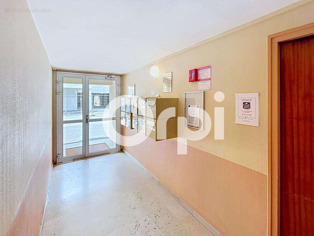Studio meuble en excellent etat vendu loue - photo 9