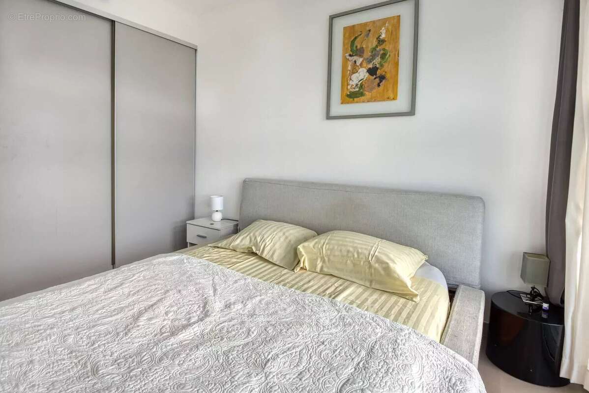 Eze, 2 pieces vue mer avec solarium sur le toit,  cave, parking possible - photo 10