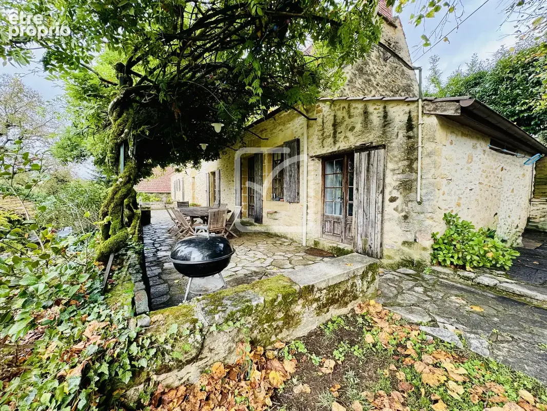 Demeure de caractere dominant sarlat avec dépendances et piscine - photo 20