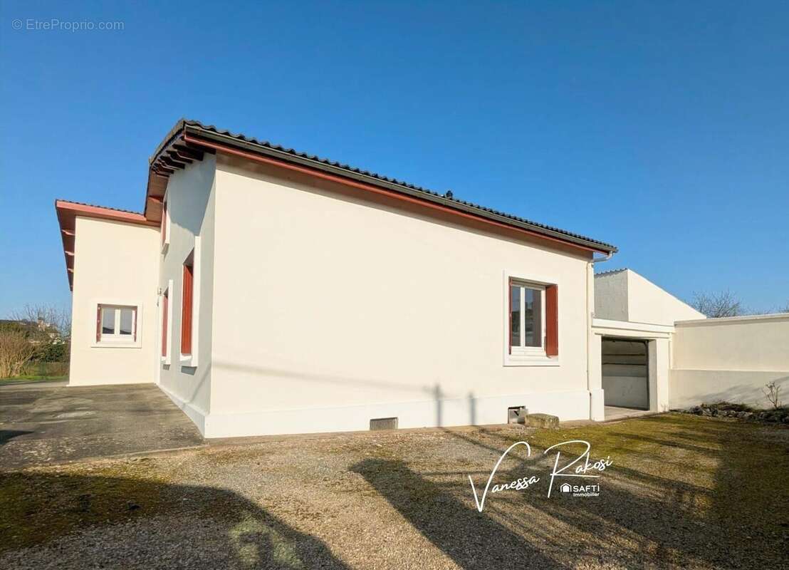 Photo 2 - Maison à SAINT-JEAN-D'ANGELY