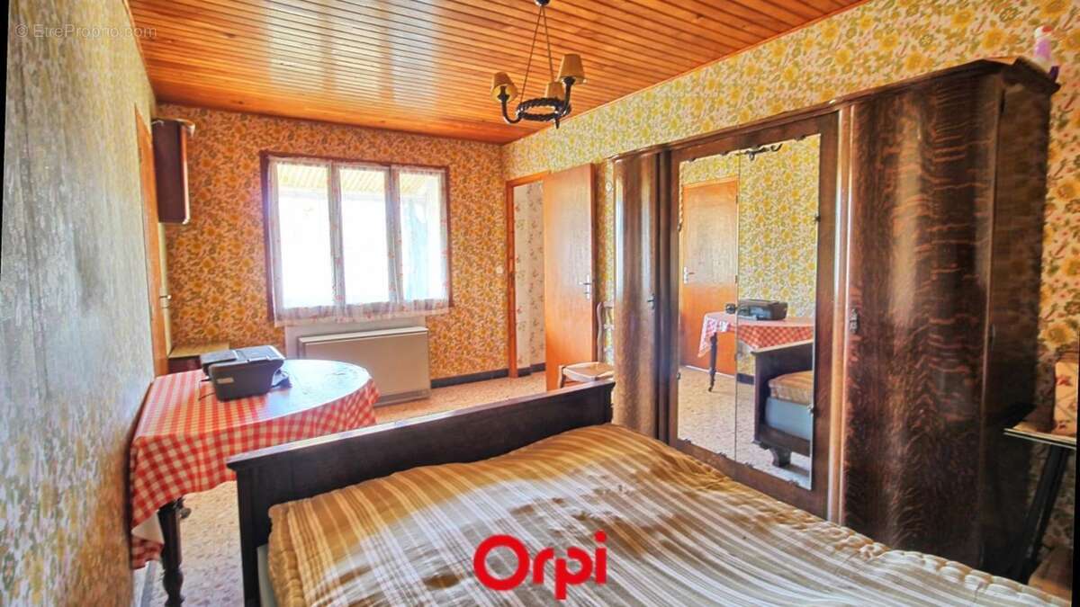 Maison à LACHELLE