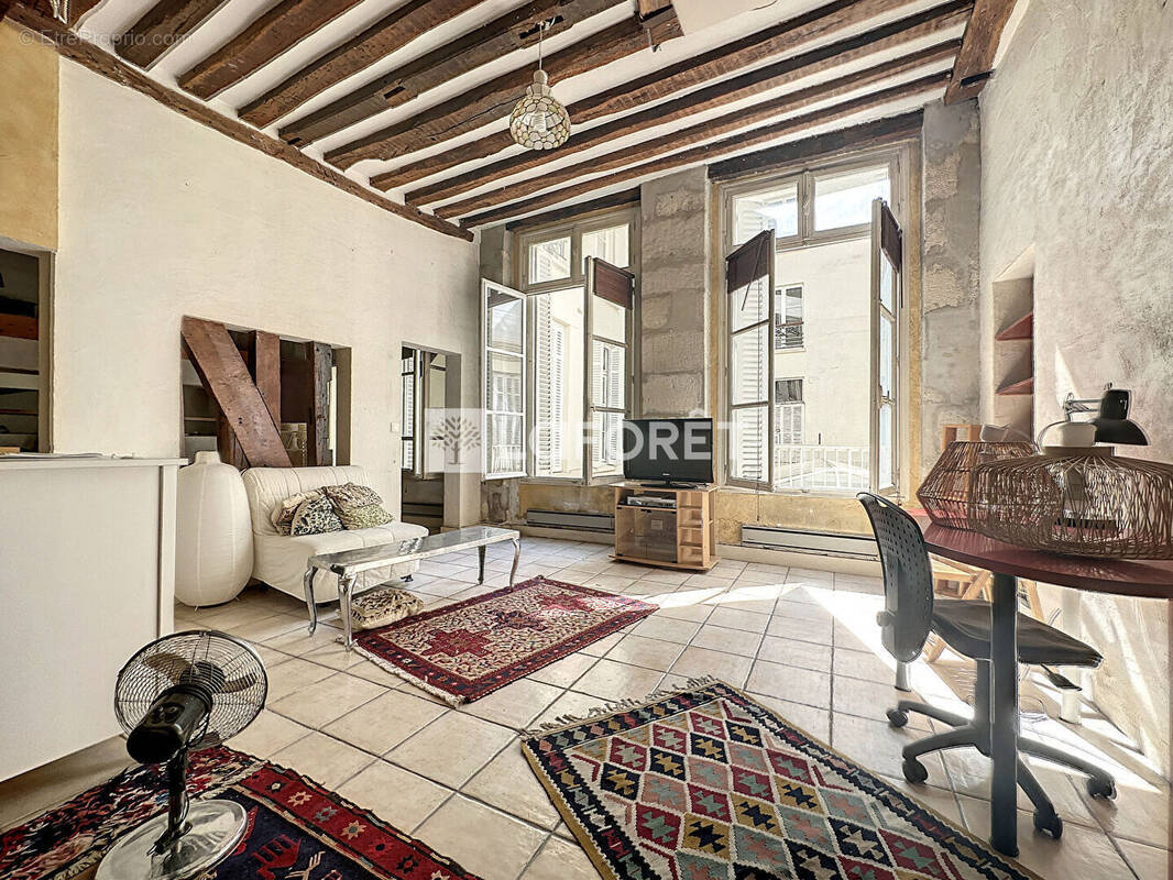 Appartement à PARIS-4E