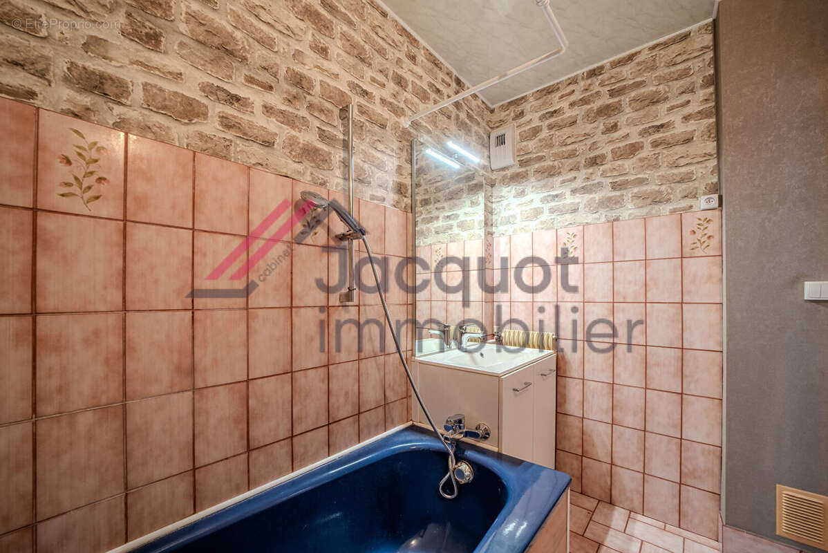 Appartement à LONS-LE-SAUNIER