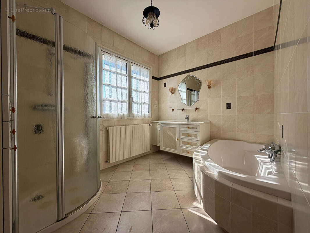 Maison Montlucon 6 pièce(s) 137.24 m2 - photo 11