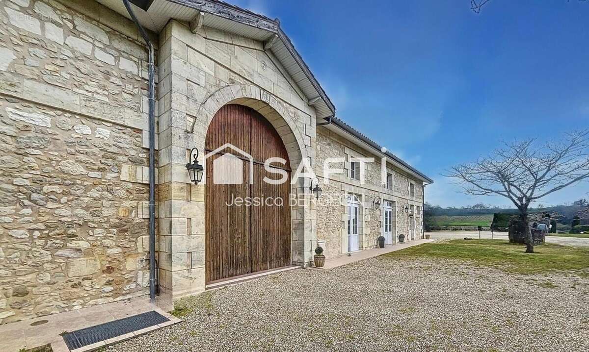 Maison 720 m² à Villegouge  - photo 5