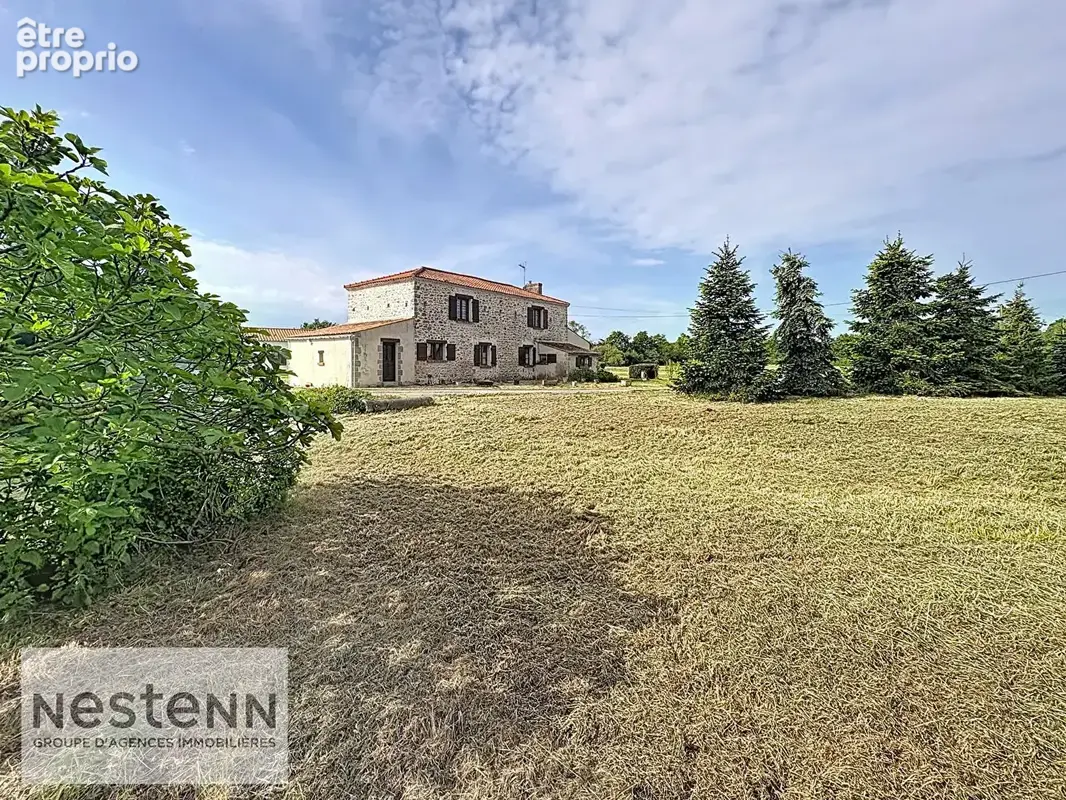 Exclusivité : Maison ancienne de charme à vendre à Sallertaine - 13 HECTARES - photo 2