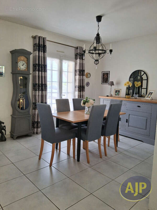 Maison à SAINT-SEURIN-DE-CADOURNE
