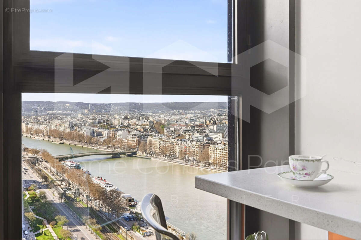 Appartement à PARIS-15E