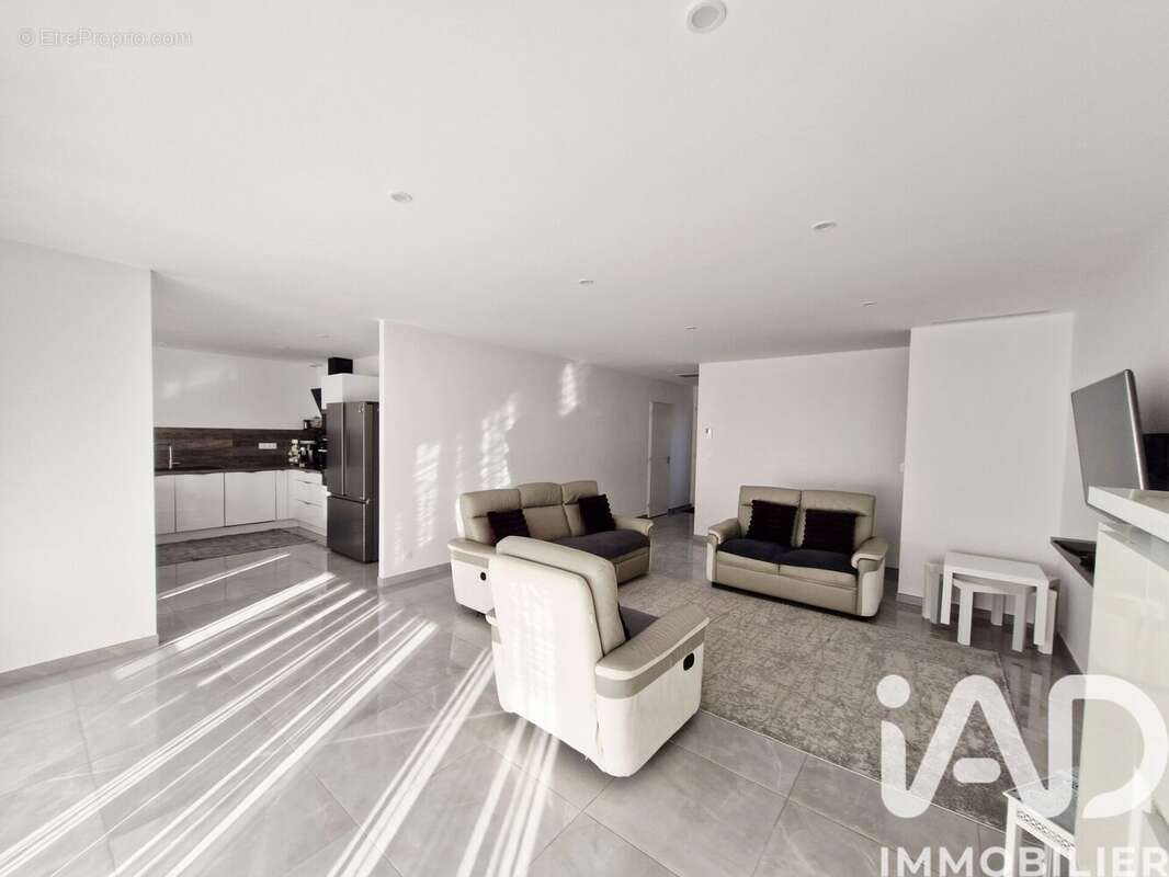 Photo 4 - Maison à NISSAN-LEZ-ENSERUNE