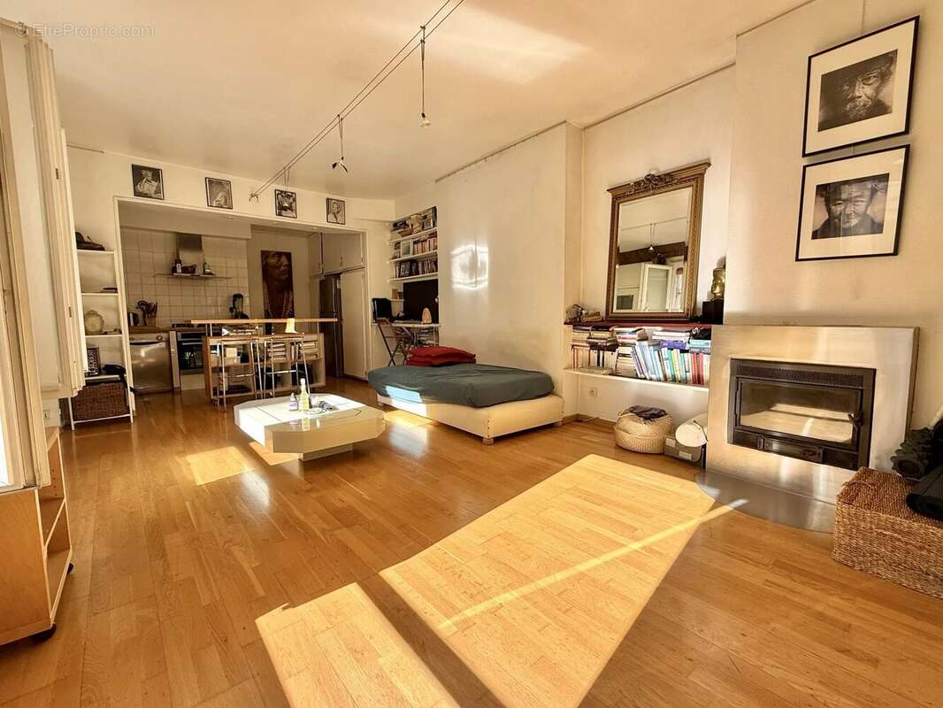 Appartement à PARIS-2E