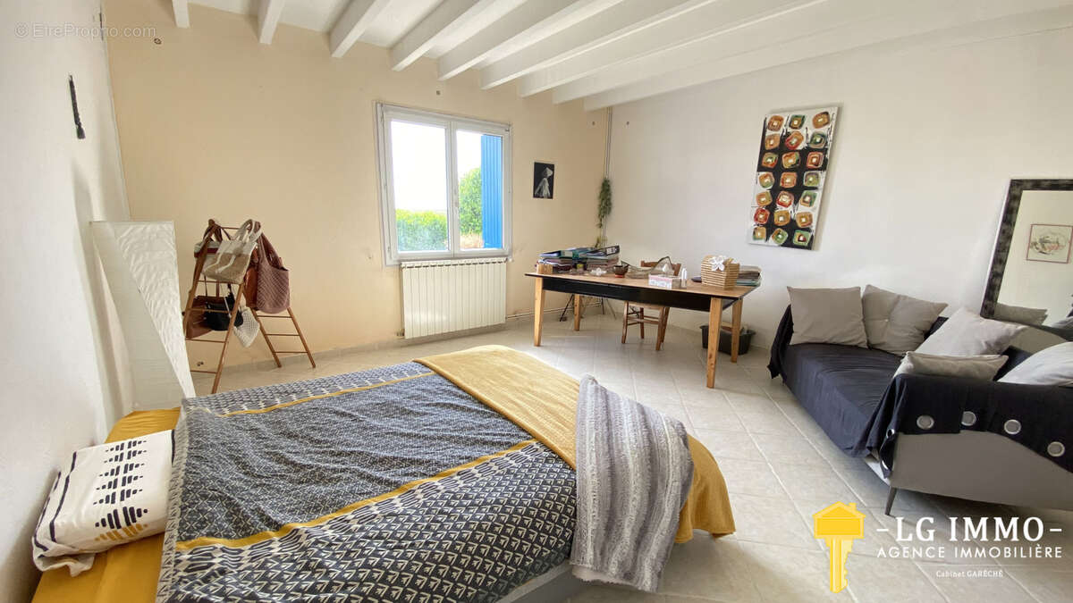 Longère avec dépendances, garages 300 m2, jardin, proche estuaire - photo 10