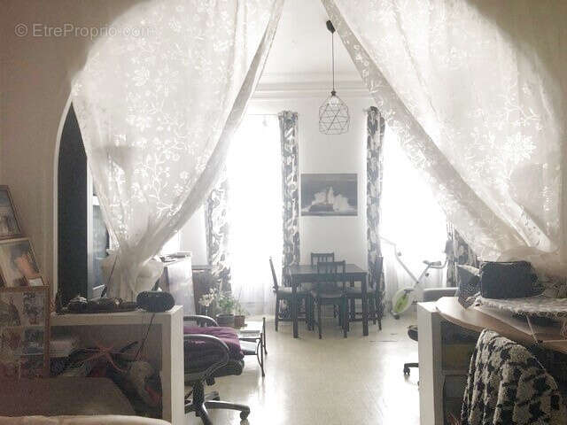 Appartement à MARSEILLE-6E