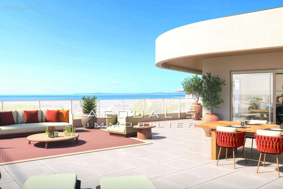 Appartement à SAINT-LAURENT-DU-VAR