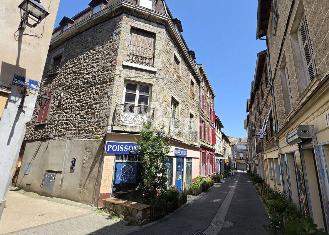 Maison à SAINT-SYMPHORIEN-SUR-COISE