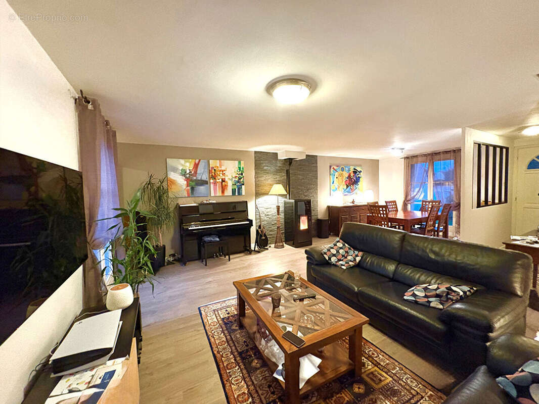 Maison à LA CHAPELLE-EN-SERVAL