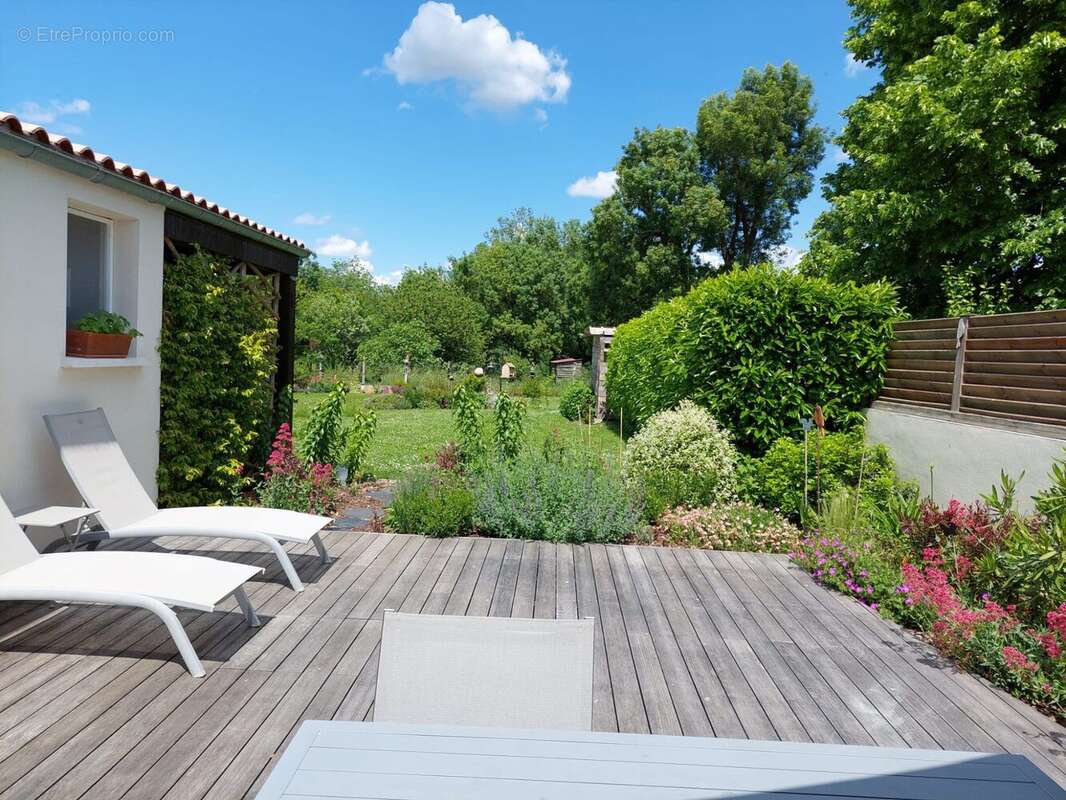 Maison à MONTPELLIER-DE-MEDILLAN
