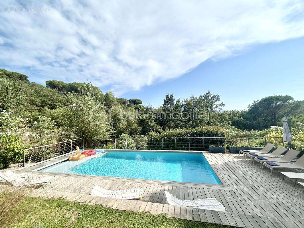 Grimaud, Villa d'Architecte en pleine nature, 200m2, 5 chambres - photo 2