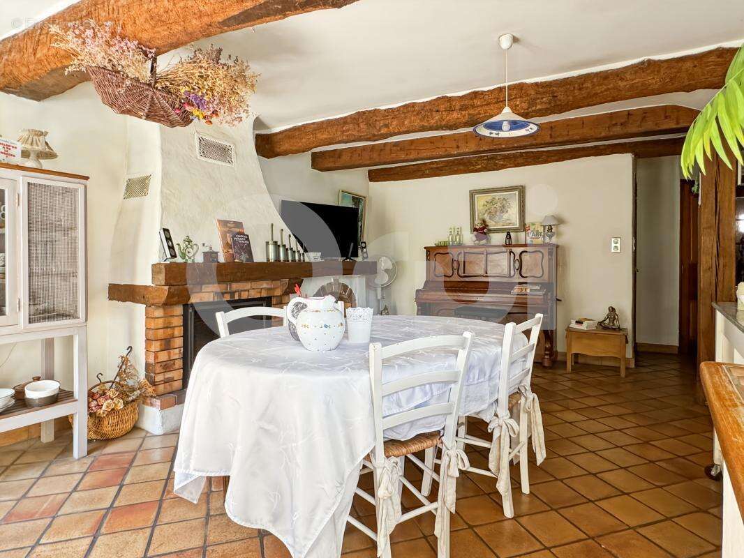 Maison à LA CRAU