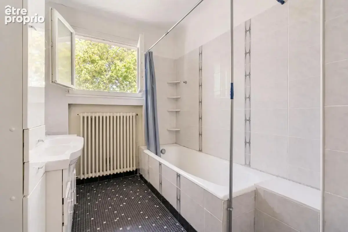 Maison de 5 pièces de 180 m² à Vaulx-en-Velin - photo 15